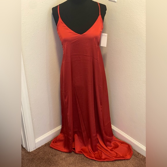 Tahari Dresses & Skirts - Tahari Satin Maxi Dress Red Orange V Neck Flowy Size XS NEW